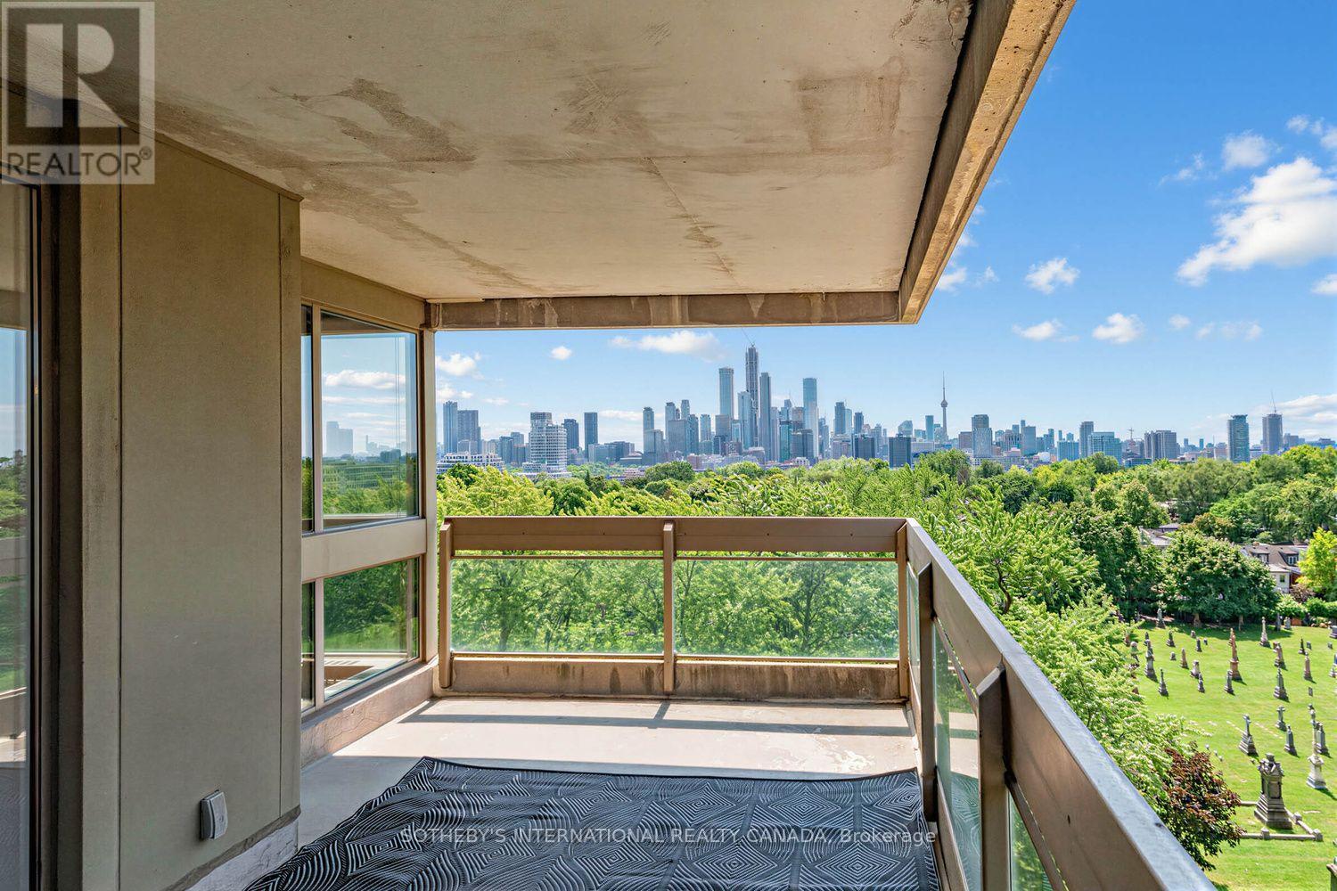 #902 61 ST CLAIR AVENUE W - Image 30