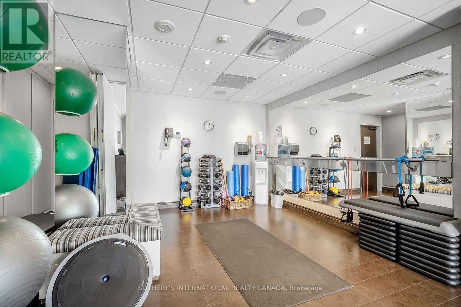 #902 61 ST CLAIR AVENUE W - Image 35