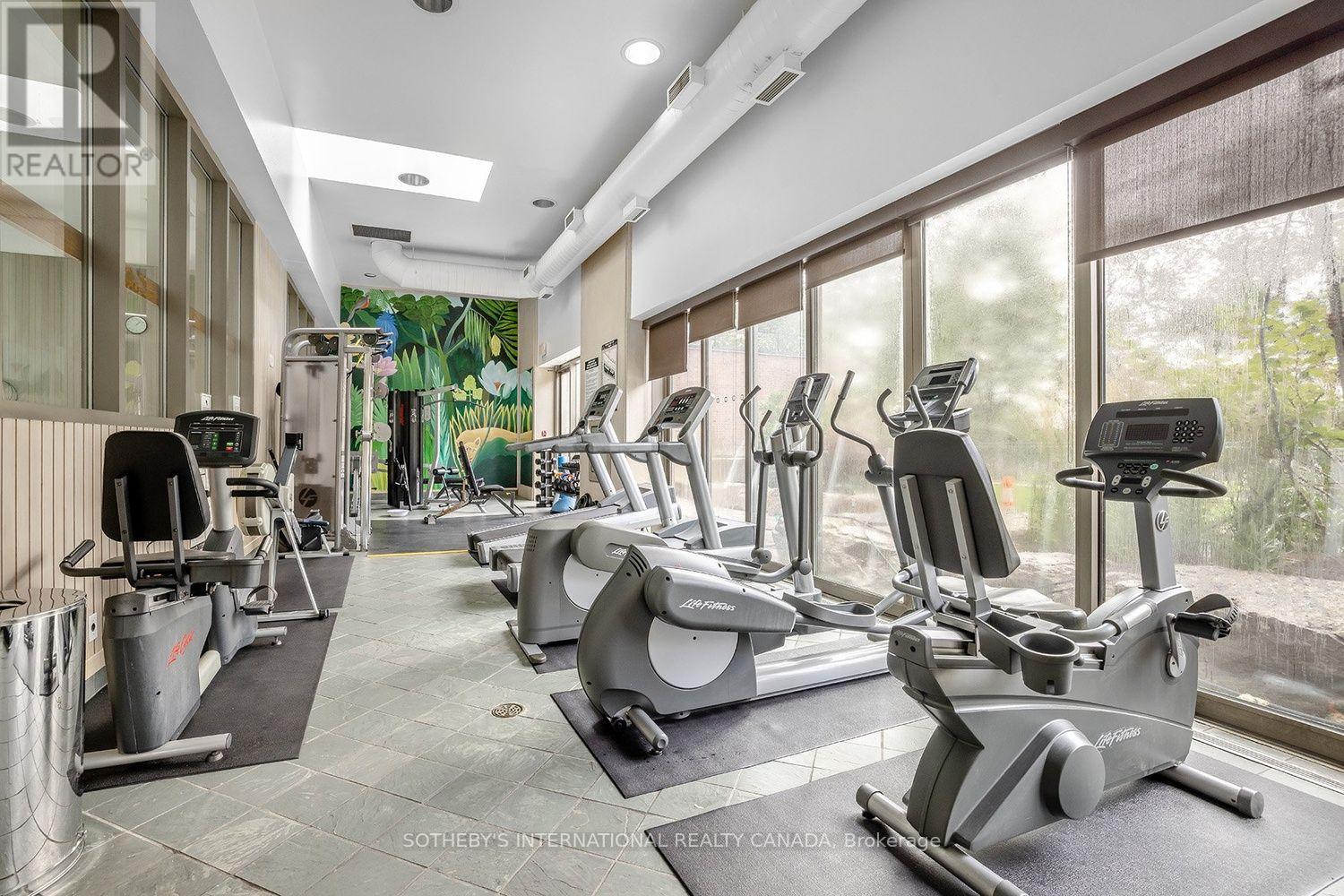#902 61 ST CLAIR AVENUE W - Image 36