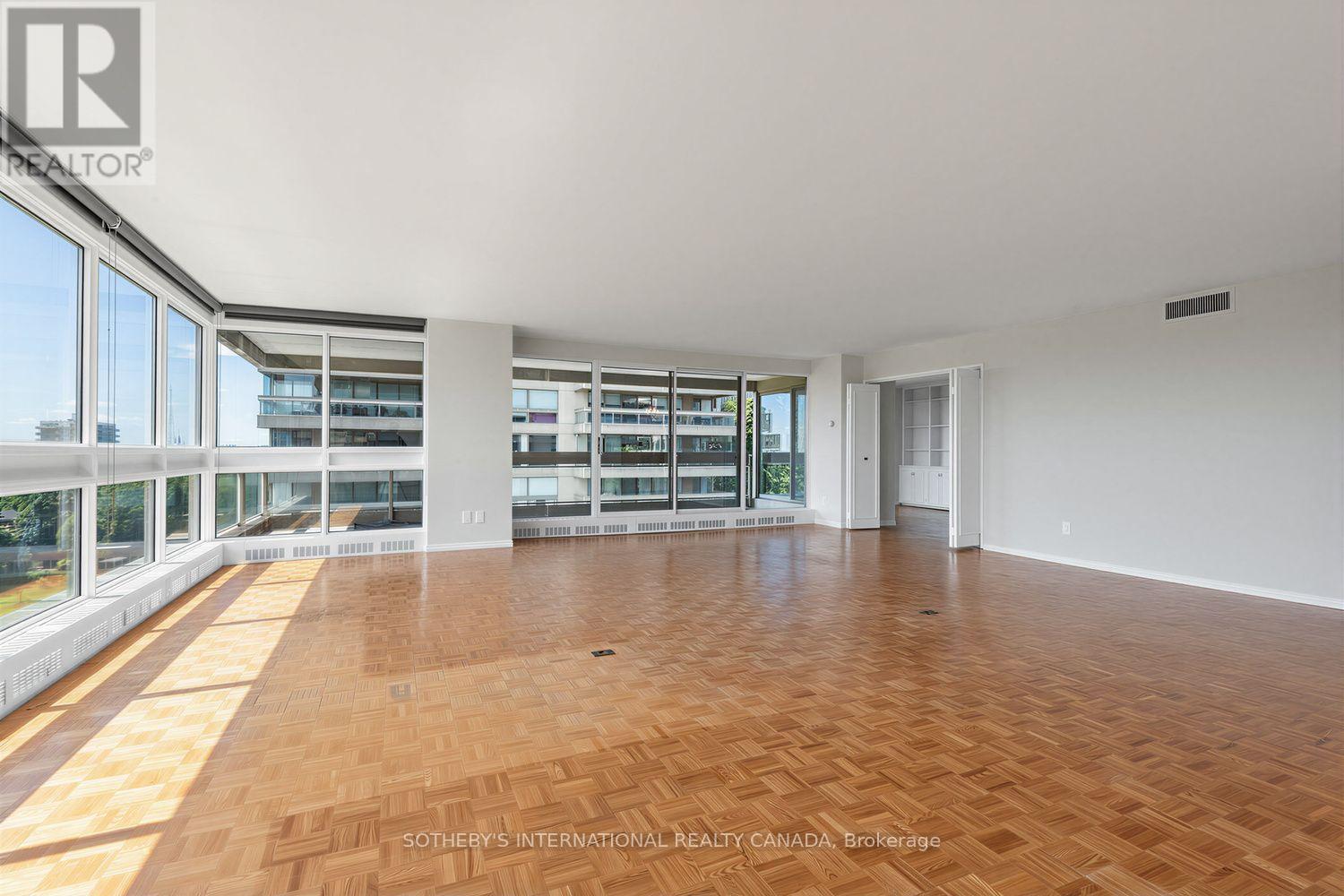 #902 61 ST CLAIR AVENUE W - Image 6