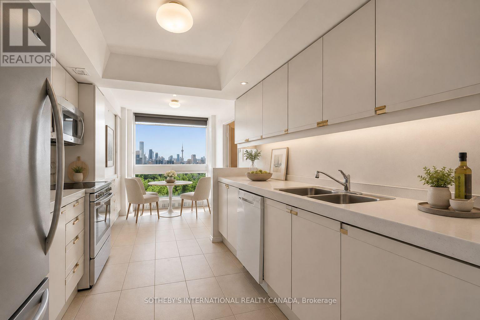 #902 61 ST CLAIR AVENUE W - Image 9