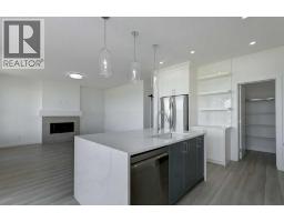 4pc Bathroom - 160 Copperhead Road Se, Calgary, AB T2Z5G8 Photo 12