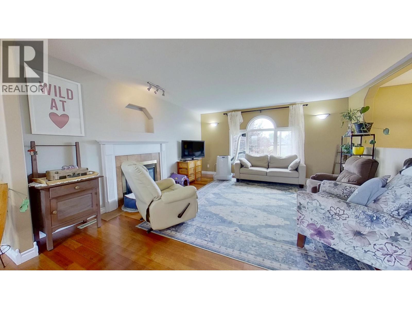 8823-8903 96A AVENUE - 4