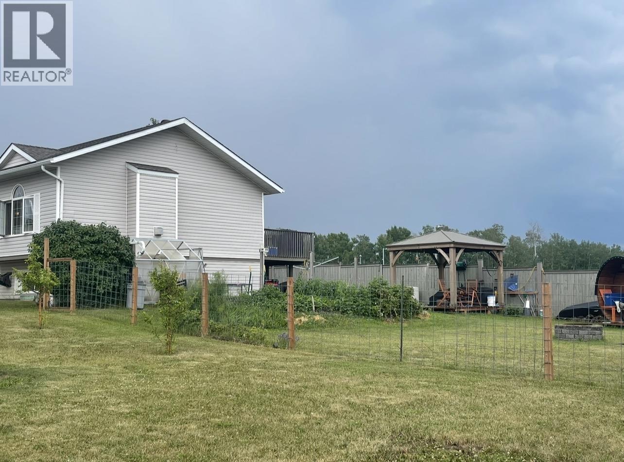 8823-8903 96A AVENUE - 37