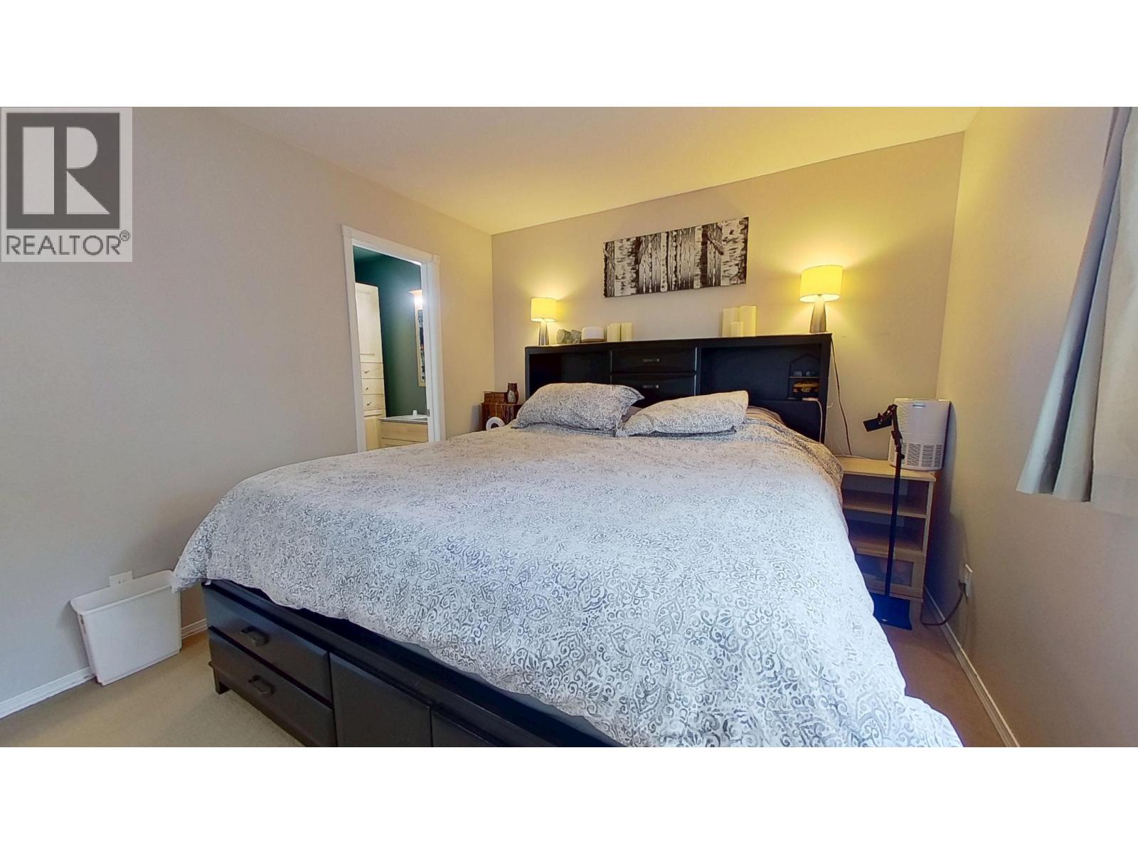 8823-8903 96A AVENUE - 13