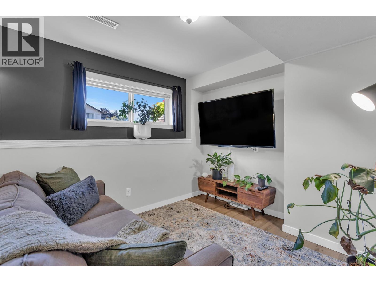 640 Myron Road - Image 40