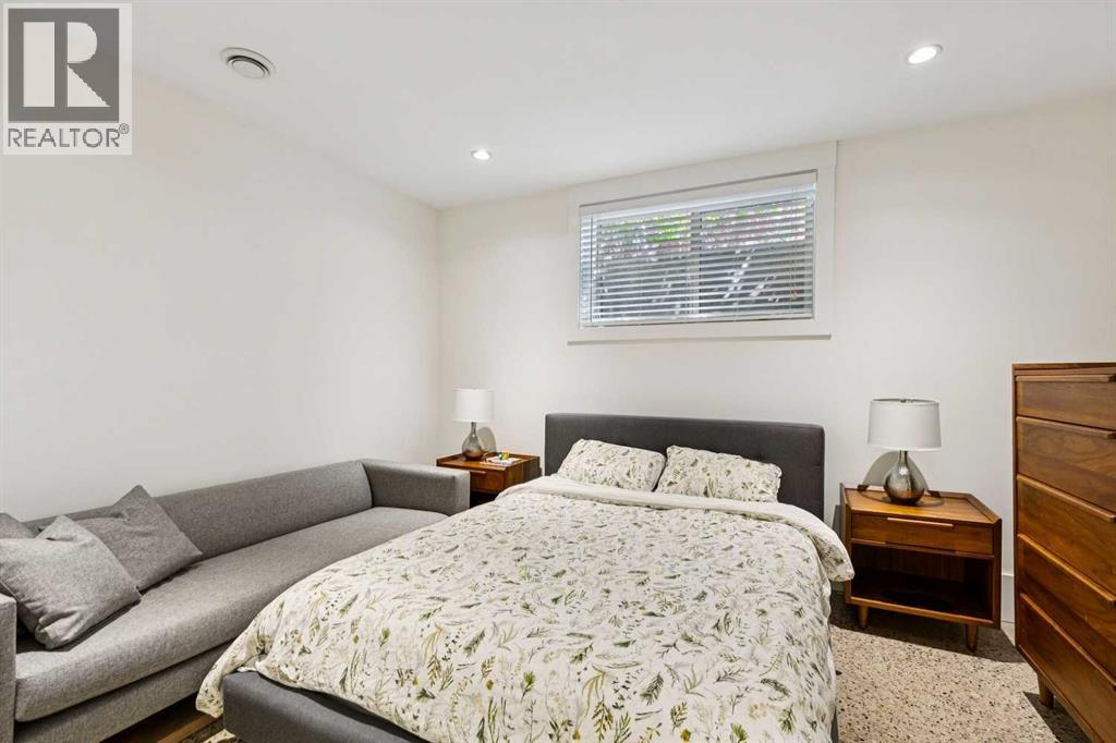 4417 16A Street SW - Image 31