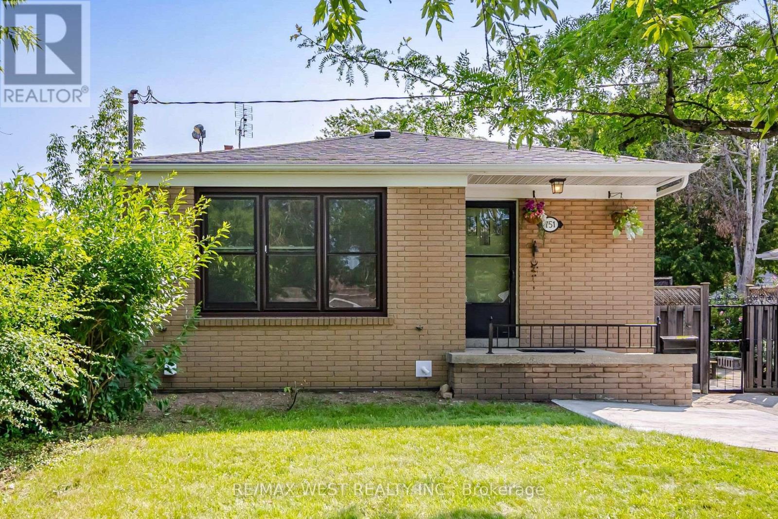 Photo of 751 Meadowvale Road
