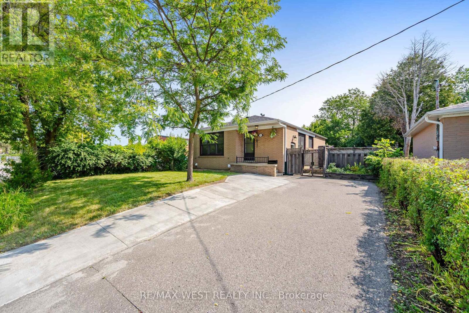 751 MEADOWVALE ROAD - 2