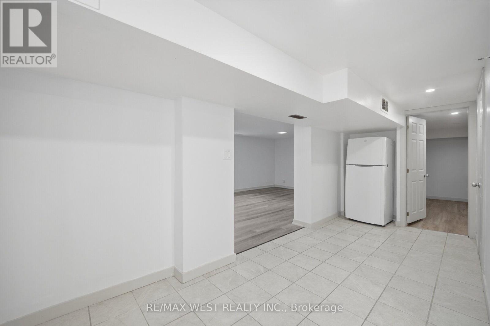 751 MEADOWVALE ROAD - 25