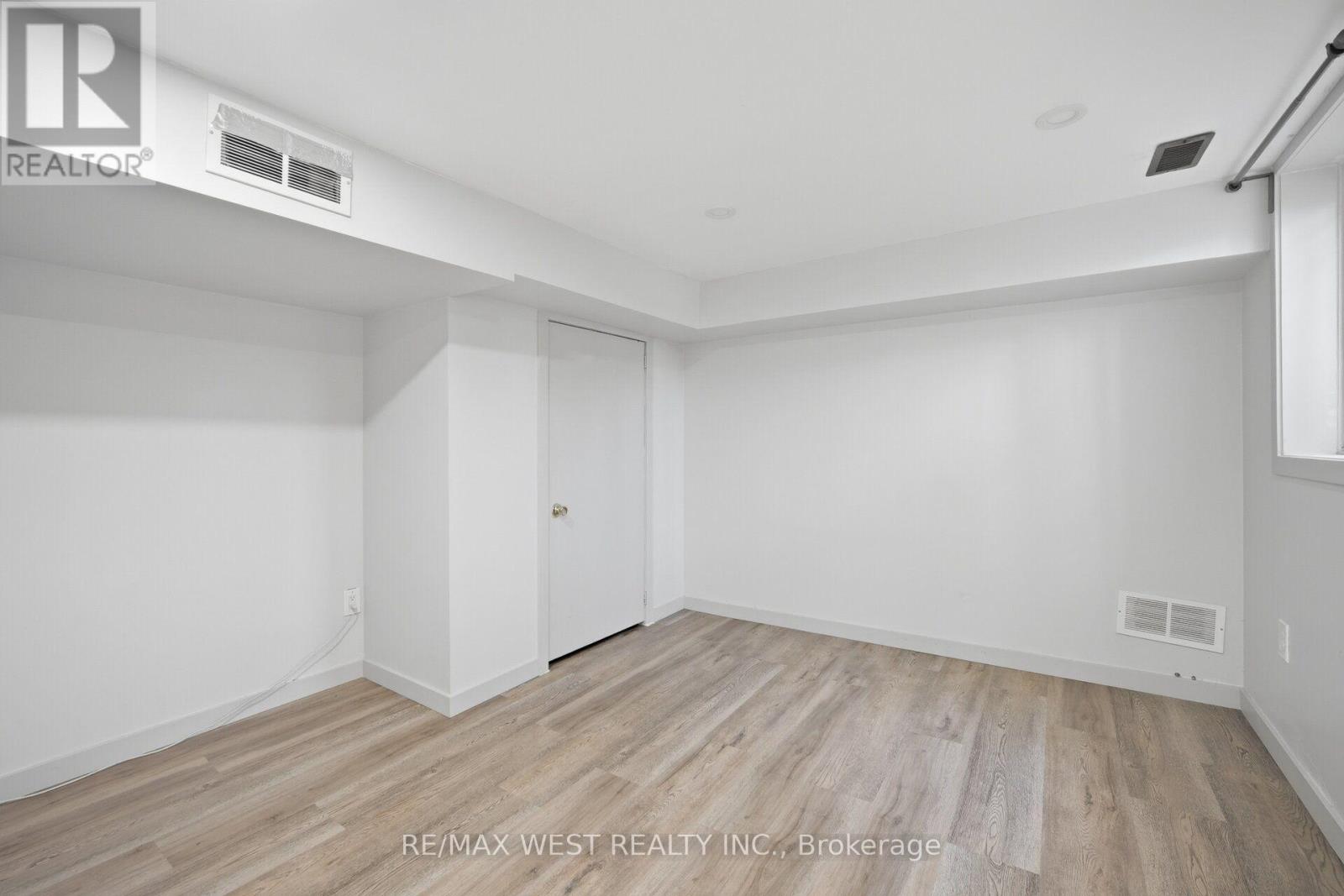 751 MEADOWVALE ROAD - 26
