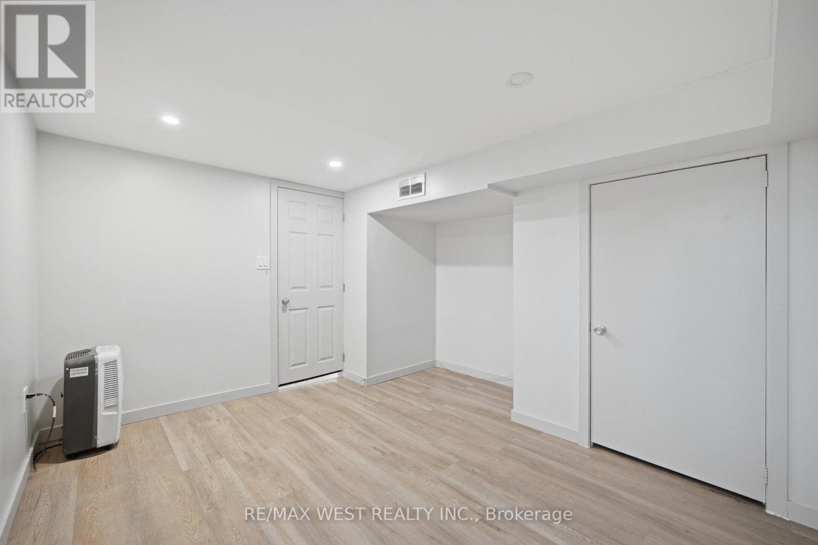 751 MEADOWVALE ROAD - 27