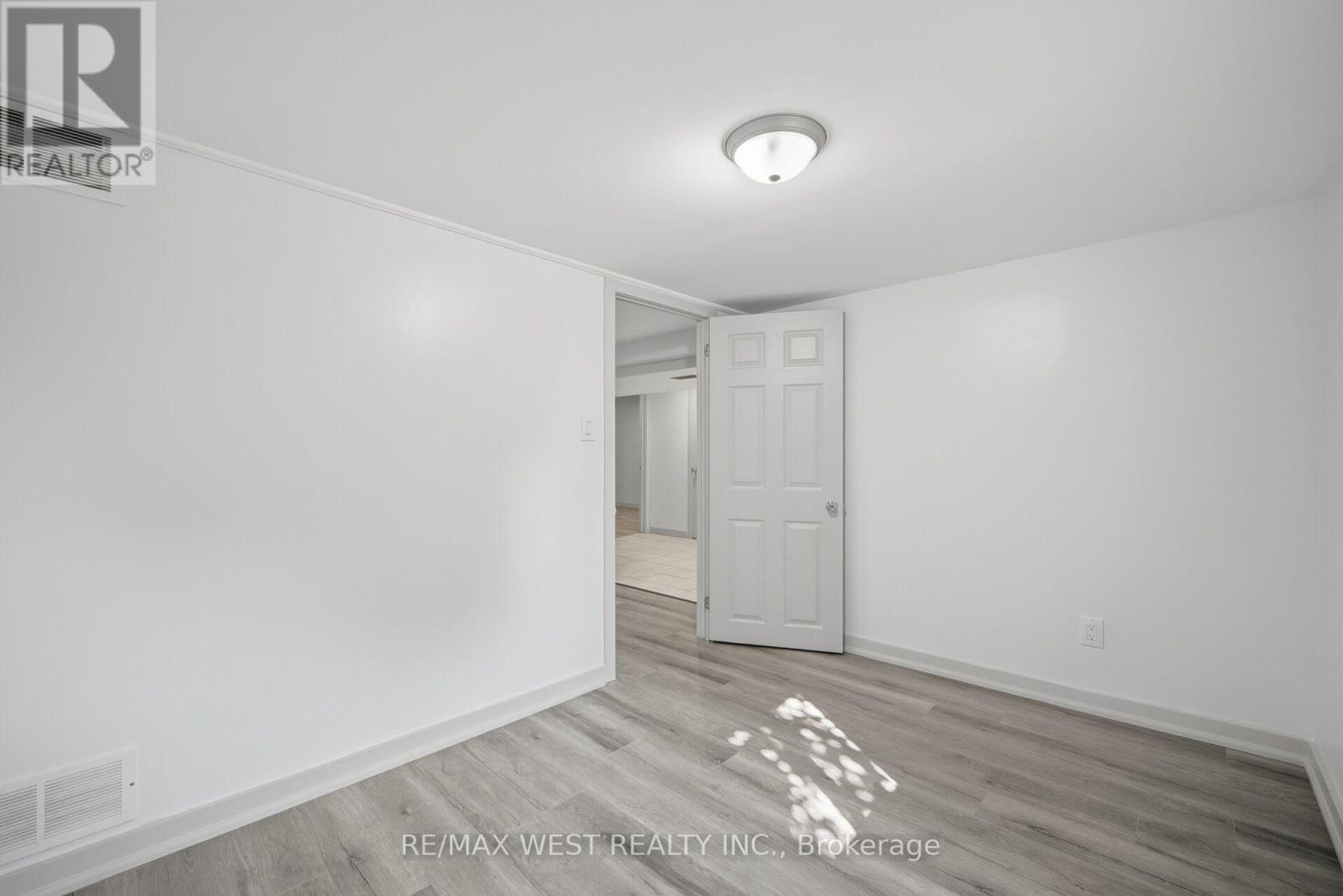 751 MEADOWVALE ROAD - 29