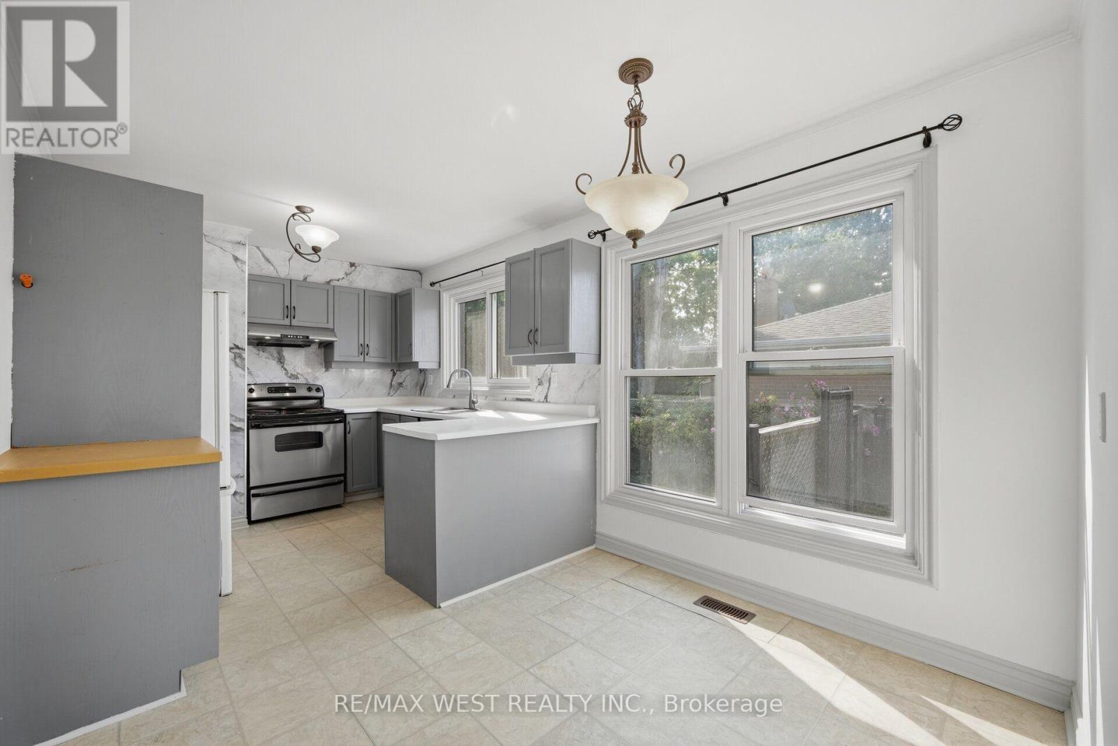 751 MEADOWVALE ROAD - 7