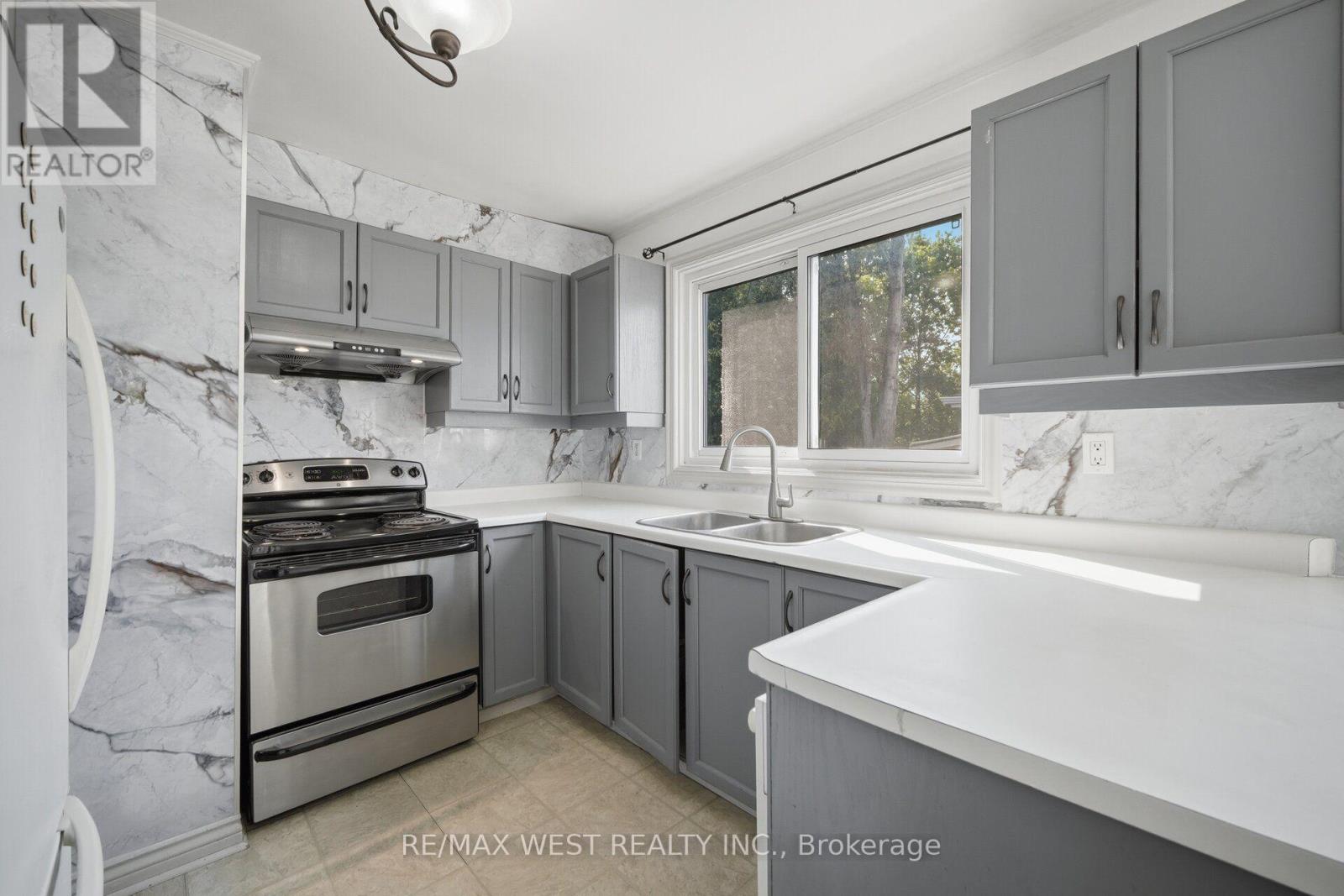 751 MEADOWVALE ROAD - 8