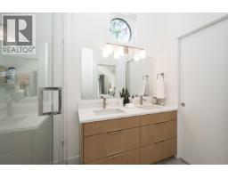361 W 19th Street, North Vancouver, BC V7M1X7 Photo 39