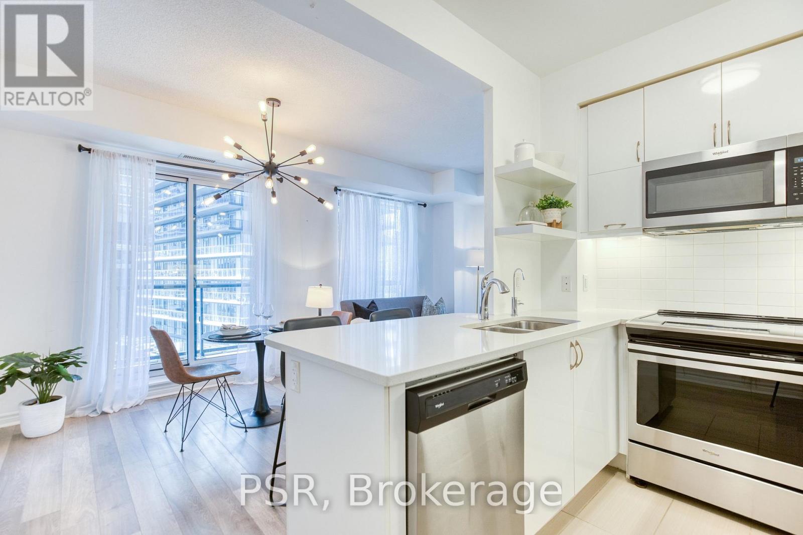 #905 39 ANNIE CRAIG AVENUE - 3