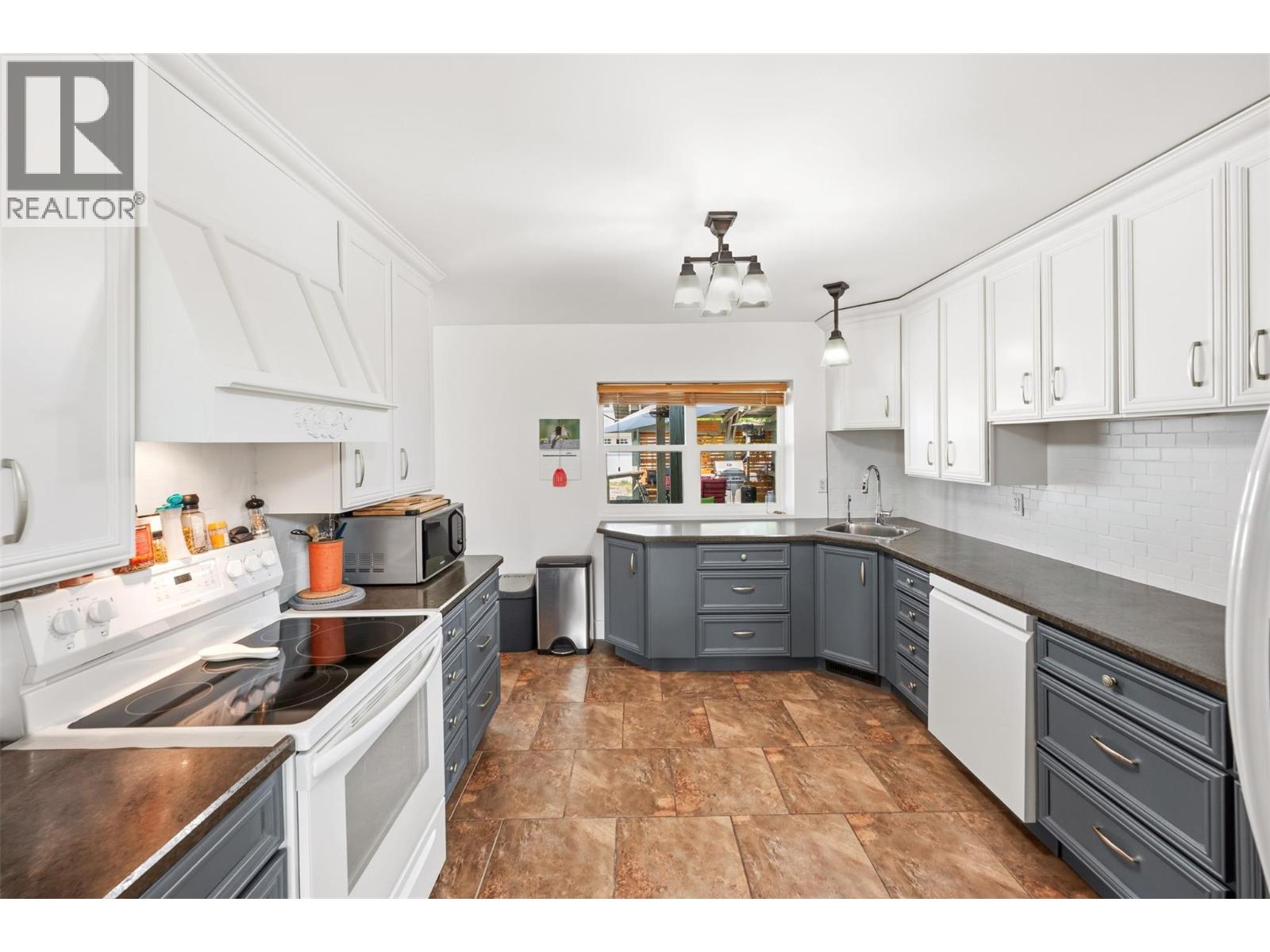 5518 Sumac Street - 8