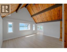 5492 Deep Bay Dr, Bowser, BC V0R1G0 Photo 16