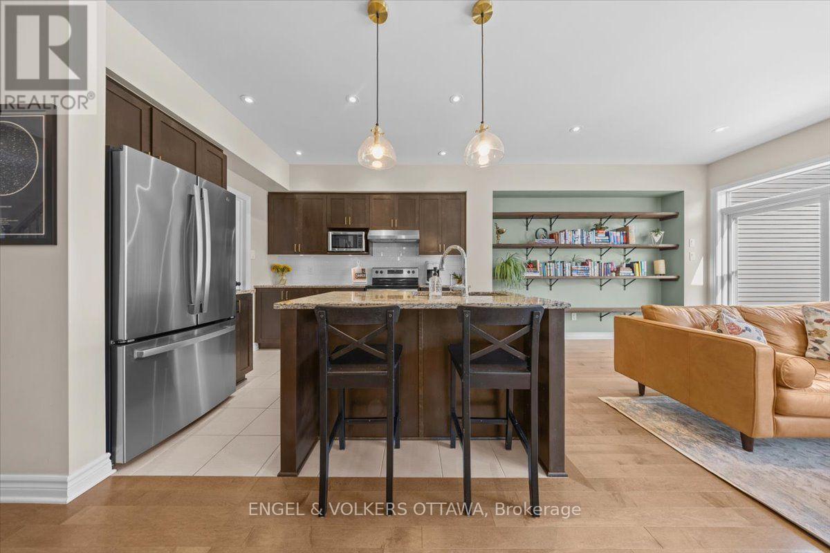 3 Bed, 3 Bath House for Sale in Ottawa – 556 TRIANGLE STREET, Ottawa – MLS# X13635608 - Image 11
