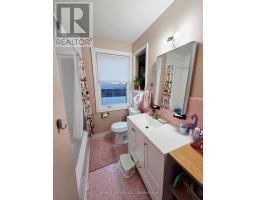 Living room - 800 Davenport Road, Toronto, ON M6G2B3 Photo 10
