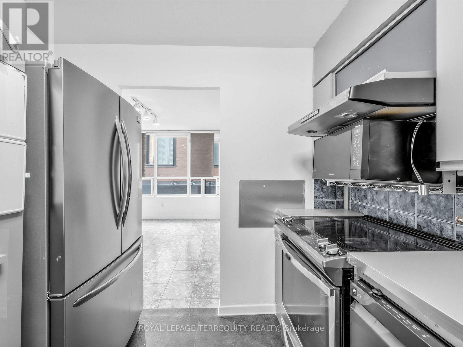 #210 25 MAITLAND STREET - Image 28
