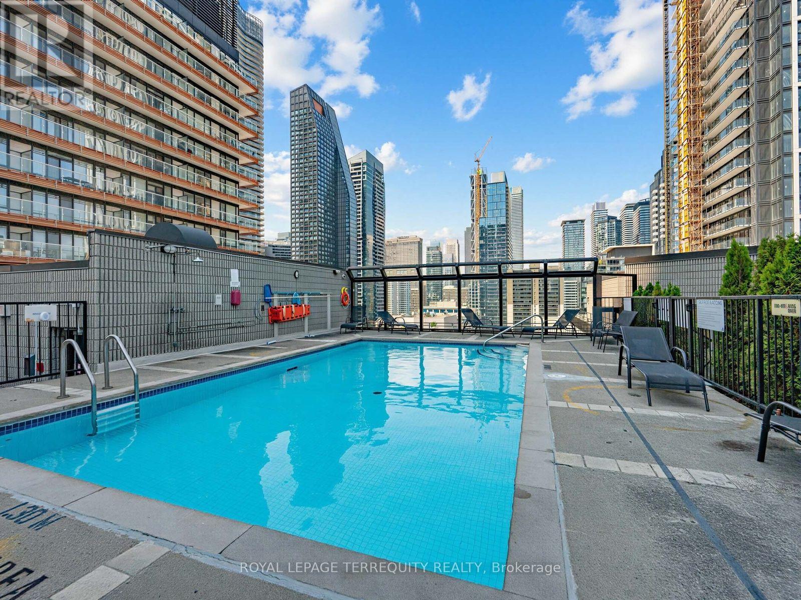 #210 25 MAITLAND STREET - 30