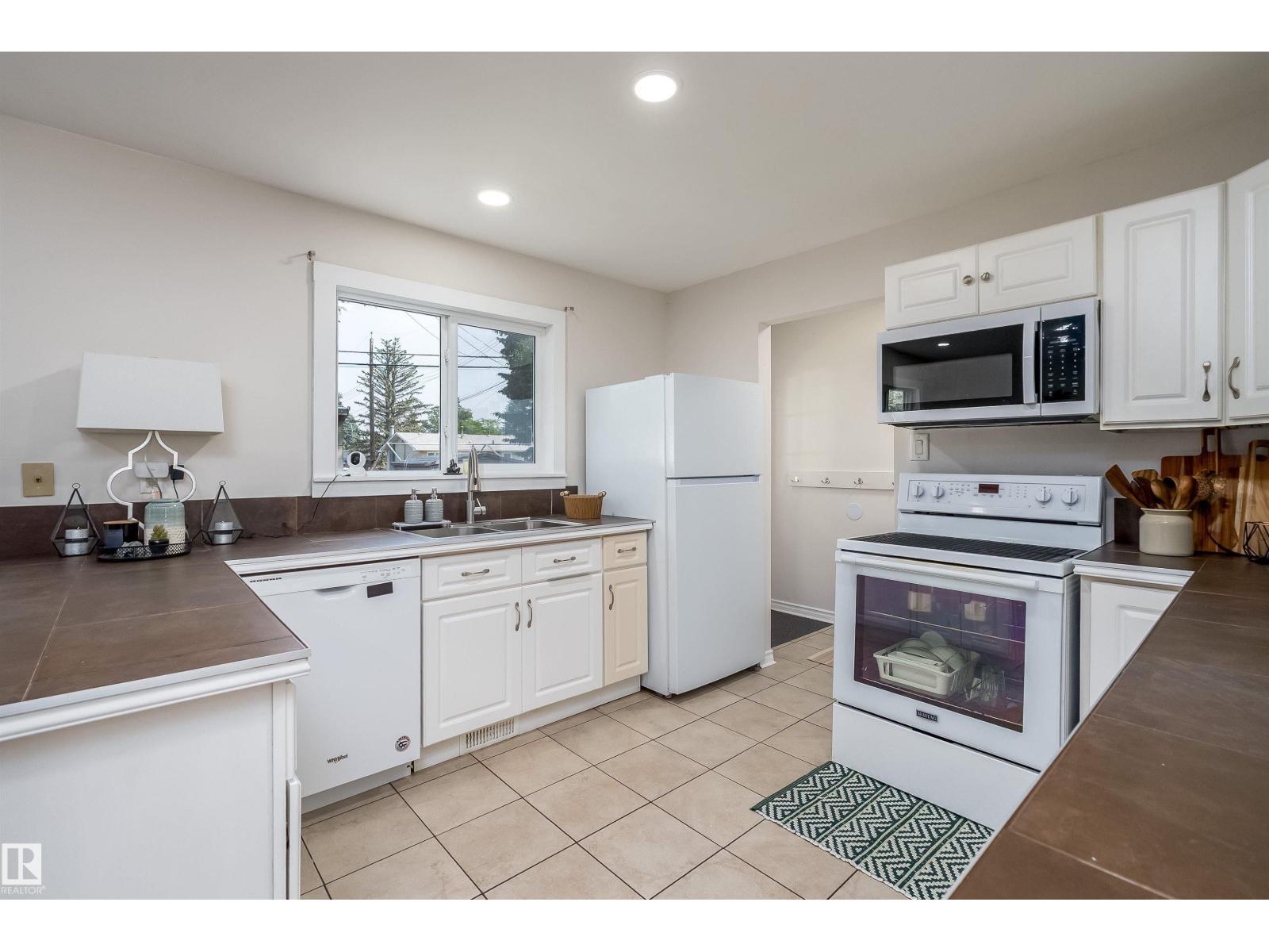11236 40 AV NW - Image 13