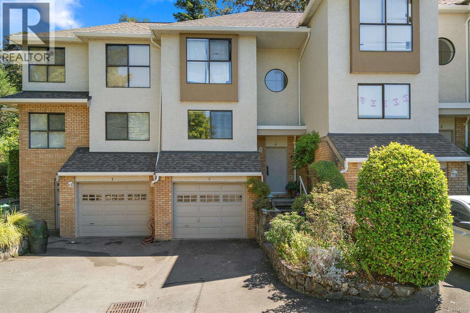 6 1404 McKenzie Avenue, Saanich