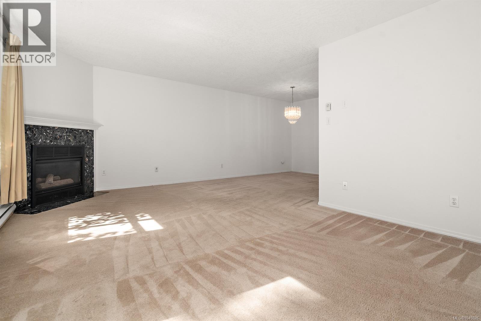 6 1404 McKenzie Avenue, Saanich