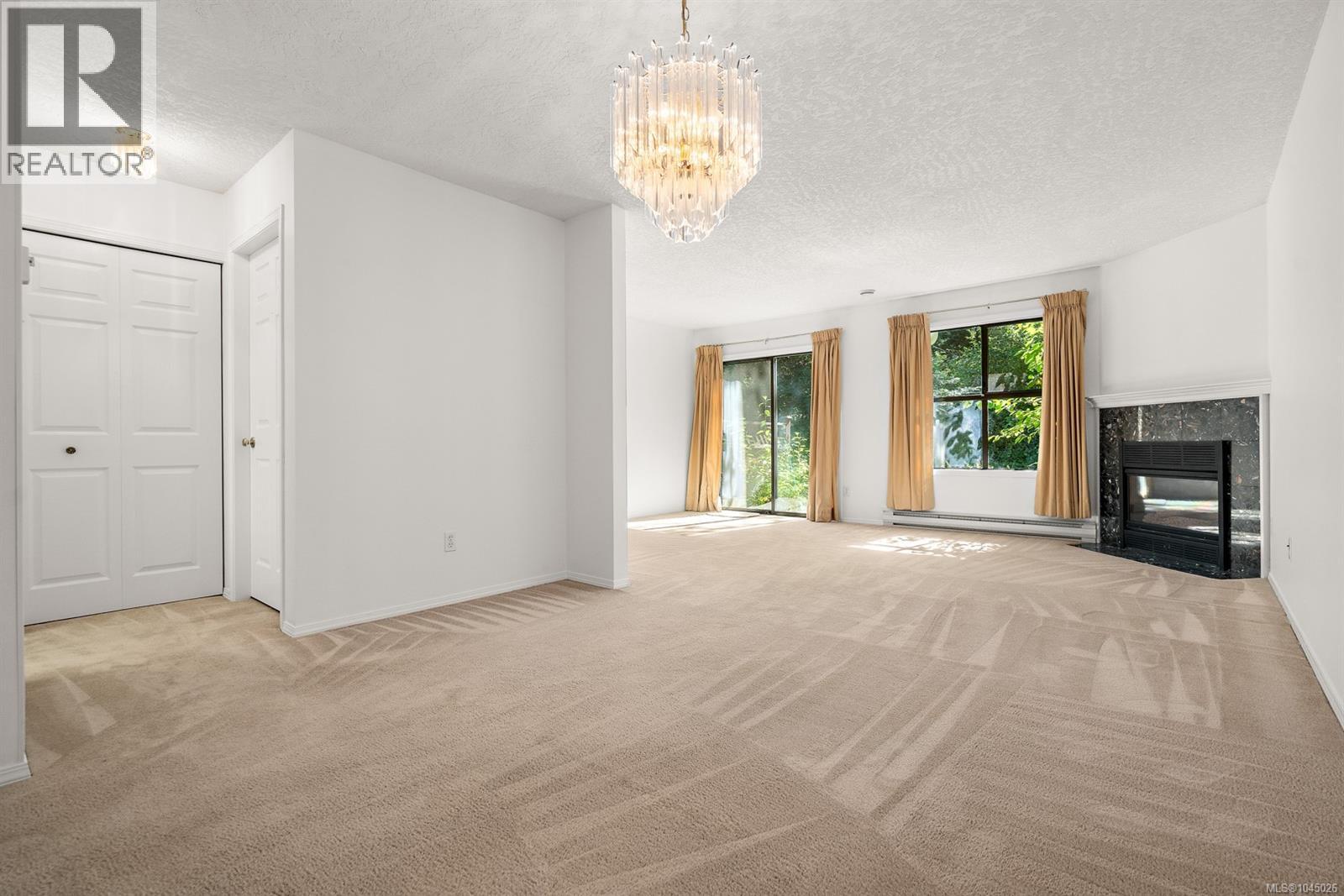 6 1404 McKenzie Avenue, Saanich