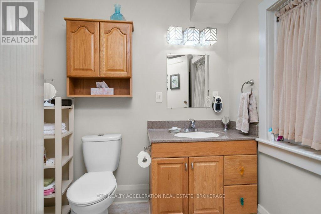 232 DUNDAS STREET W - Image 20