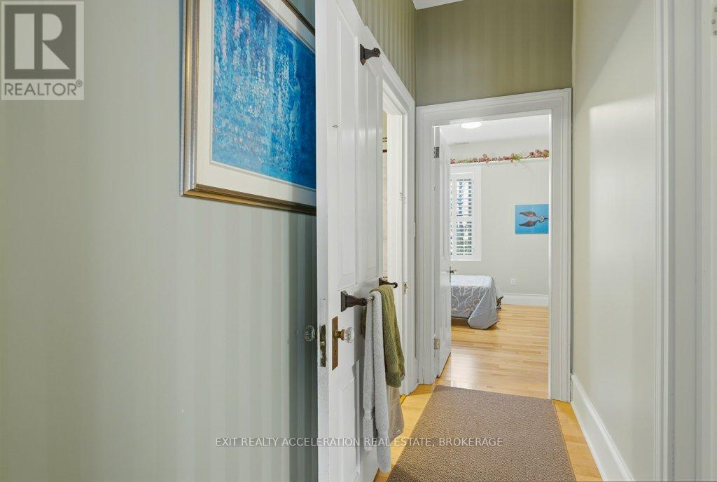 232 DUNDAS STREET W - Image 24