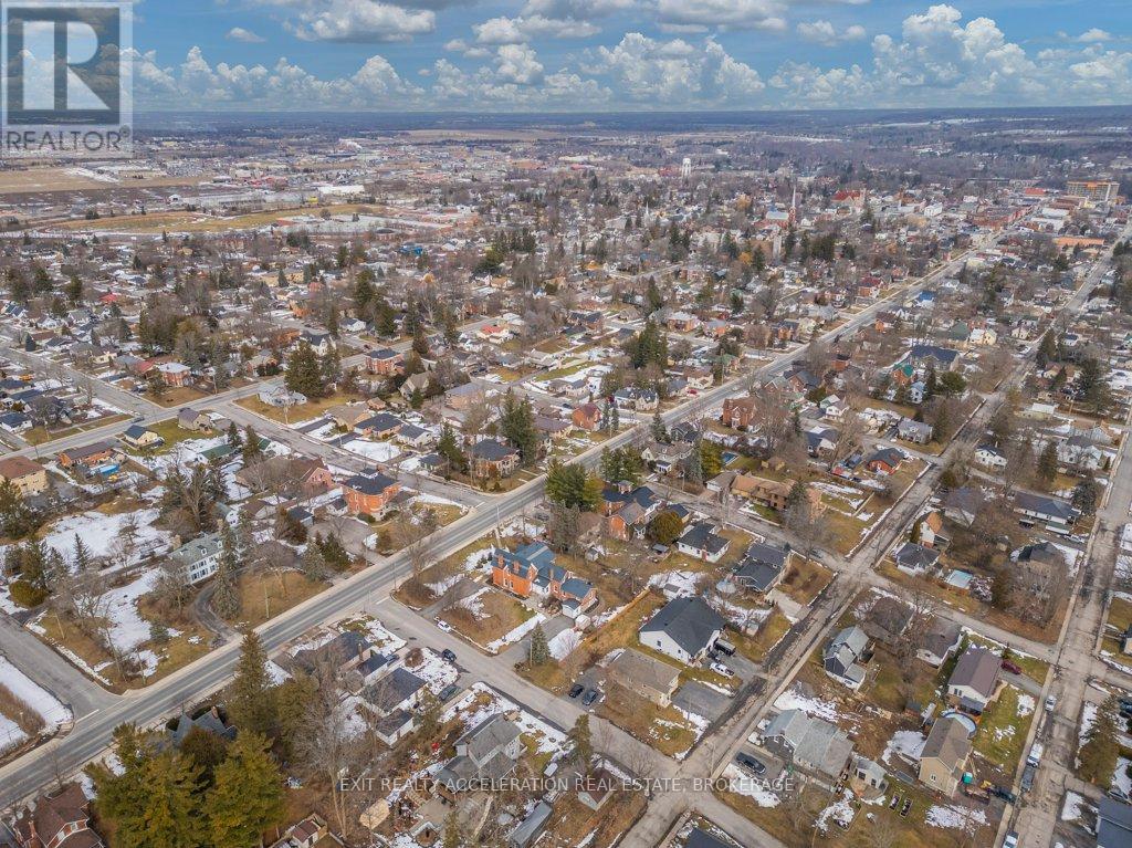 232 DUNDAS STREET W - 45