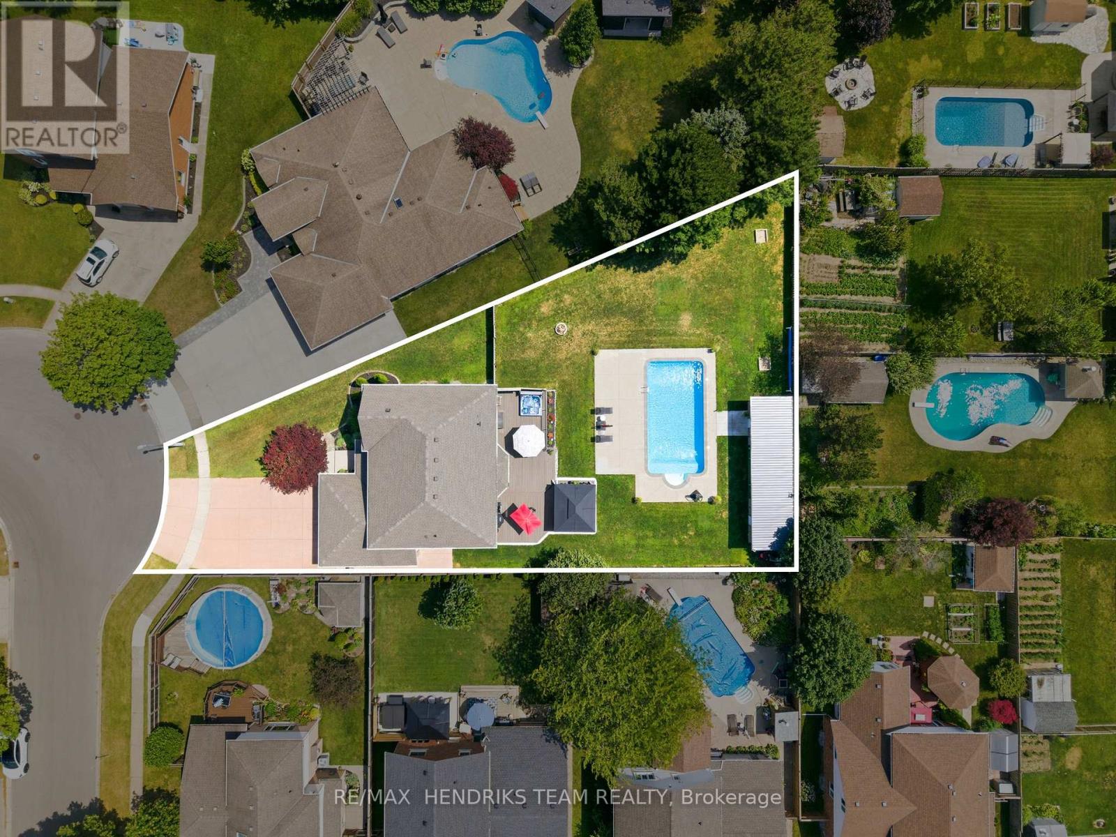 169 MICHAEL DRIVE - Image 40