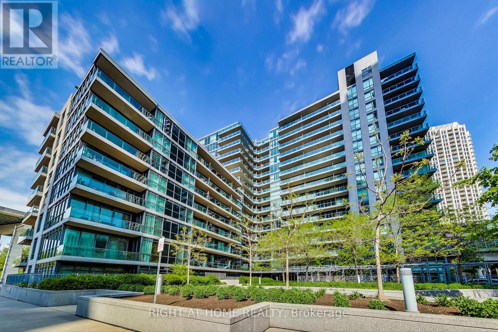 656 - 209 FORT YORK BOULEVARD S