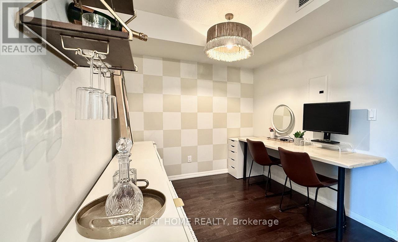 #656 209 FORT YORK BOULEVARD S - 6