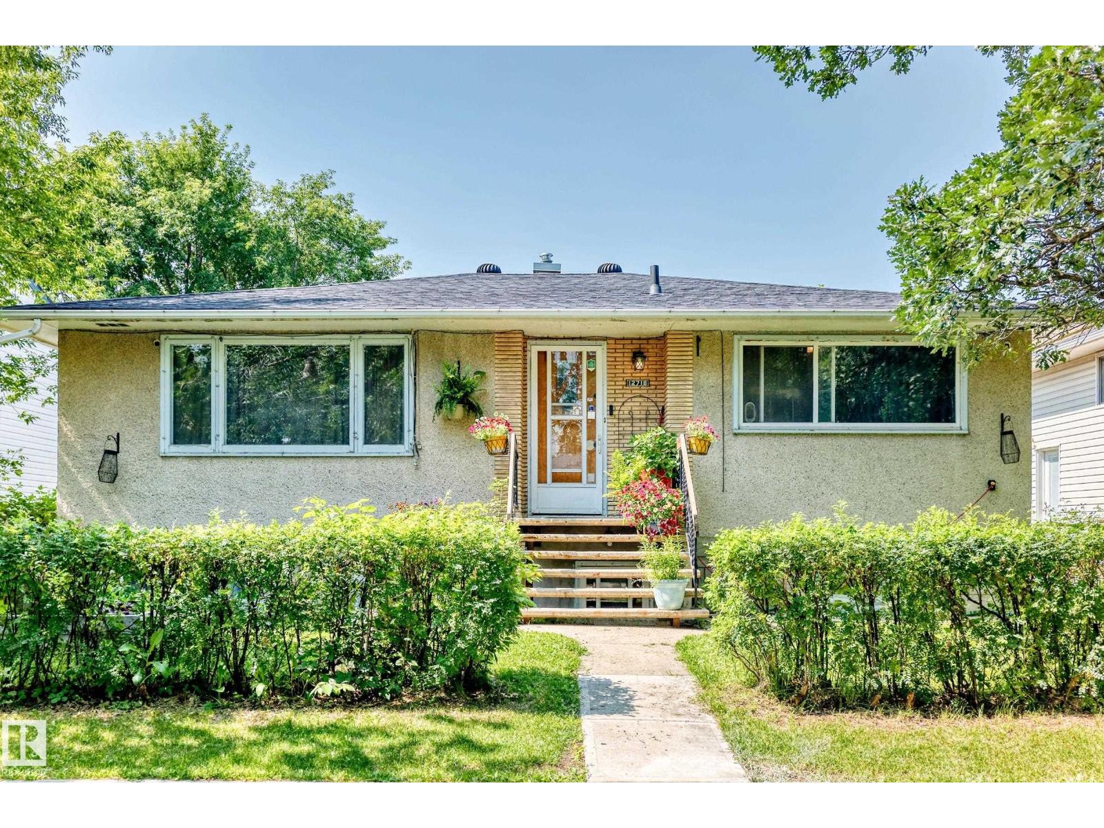 12718 126 ST NW - 4