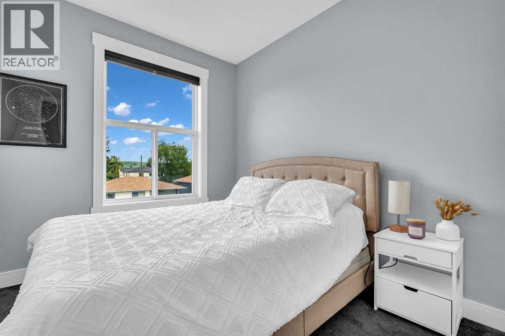 2417 25 Avenue NW - Image 26