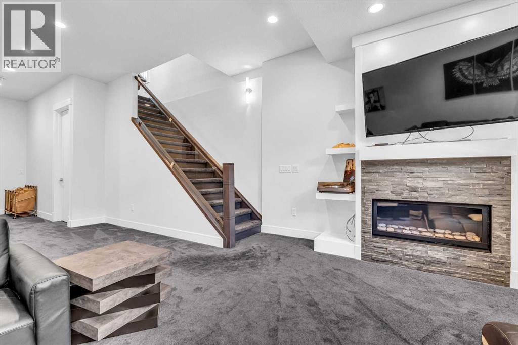 2417 25 Avenue NW - Image 33