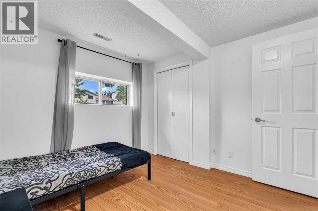 6716 37 Avenue NE - Image 25