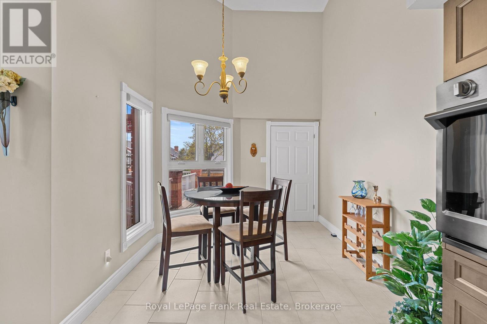 #403 1 SHERWOOD STREET - Image 7