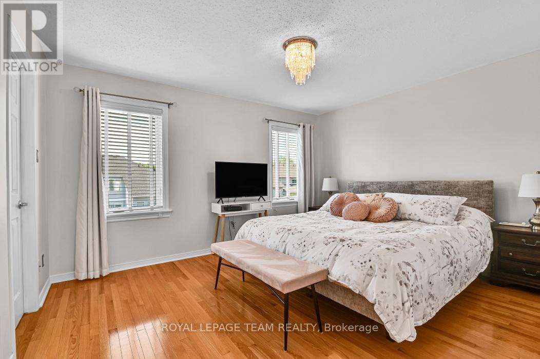 3 Bed, 3 Bath House for Sale in Ottawa – 4121 WOLFE POINT WAY, Ottawa – MLS# X13637606 - Image 19
