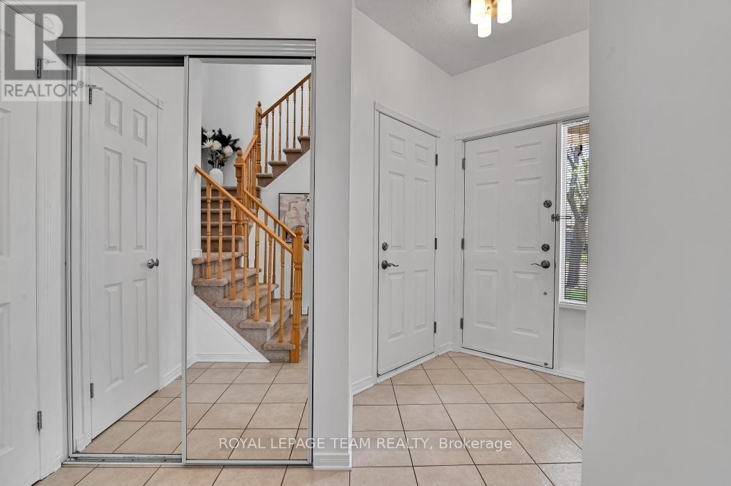 Expansive foyer with ceramic tile