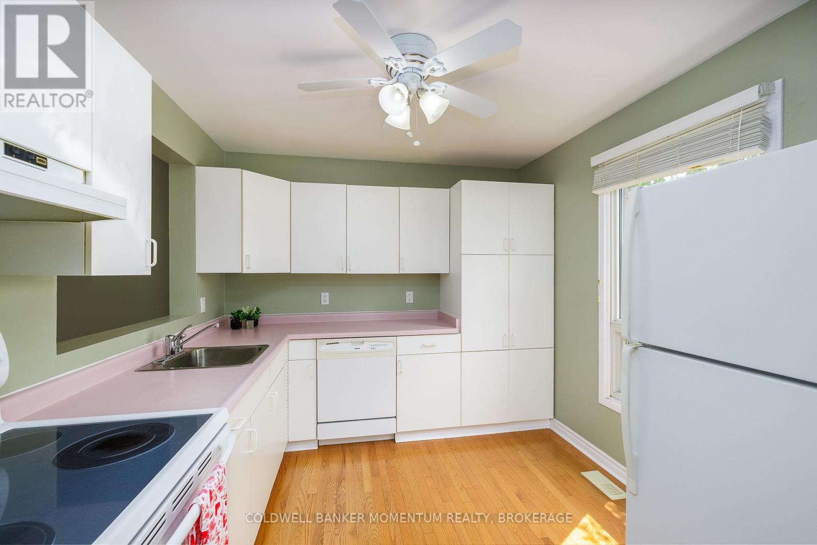 #12 302 VINE STREET - Image 8