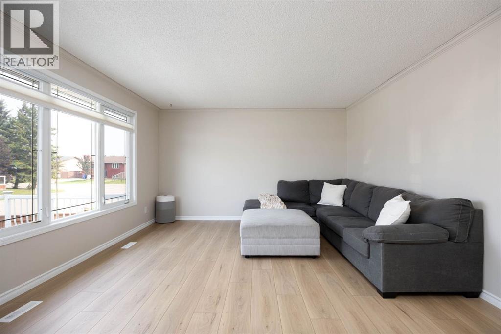 105 Oaks Crescent, Fort McMurray