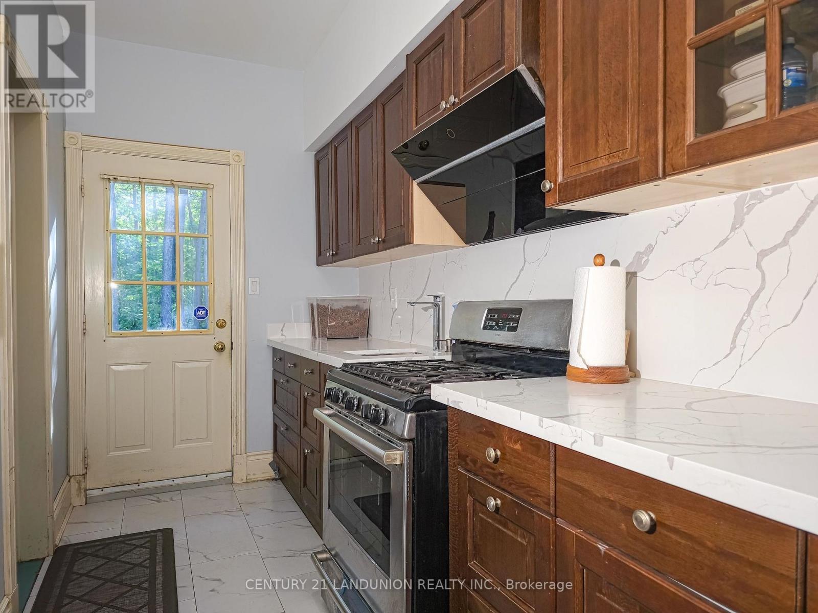 2 HERON TRAIL - 20