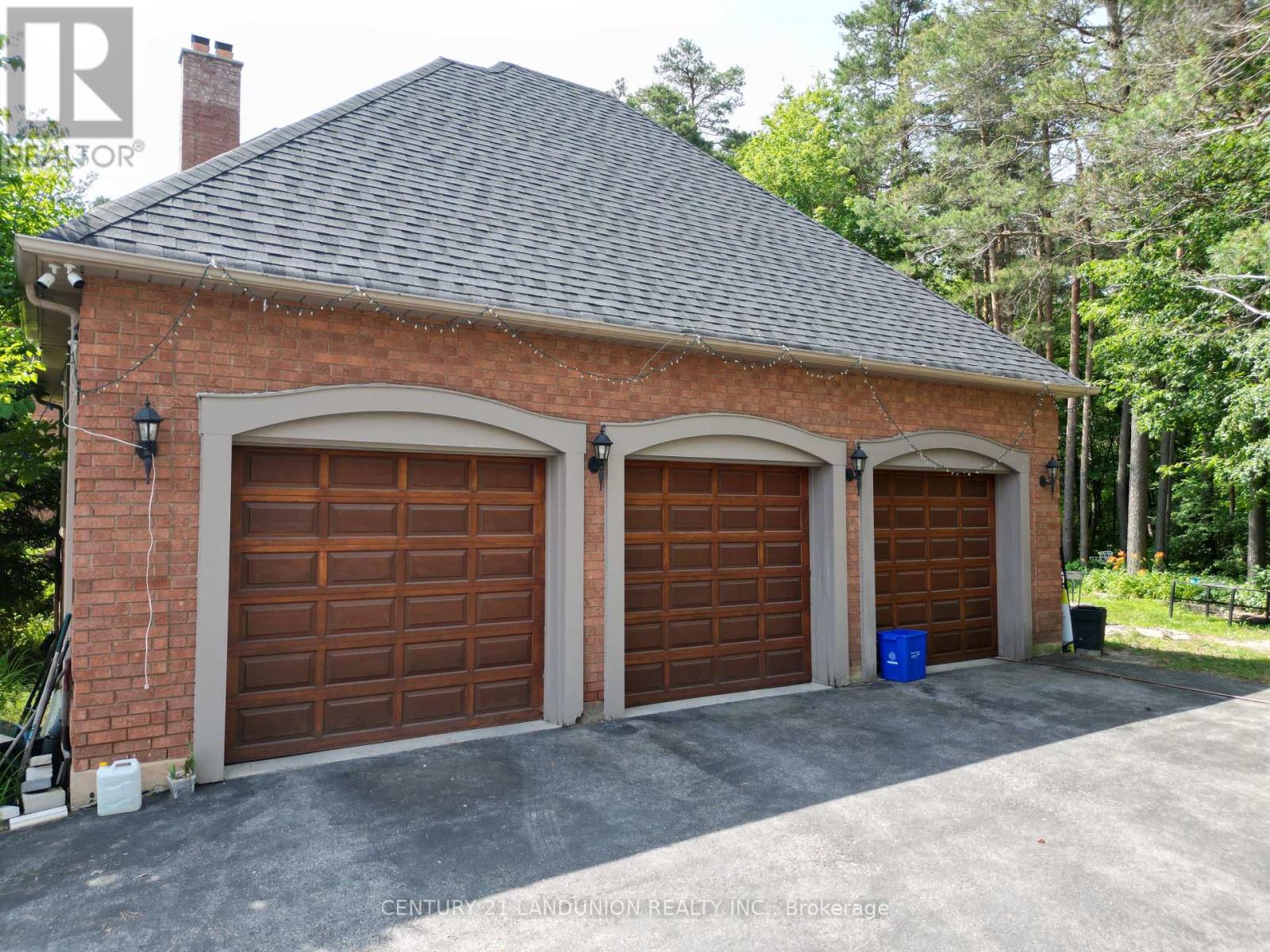 2 HERON TRAIL - 22