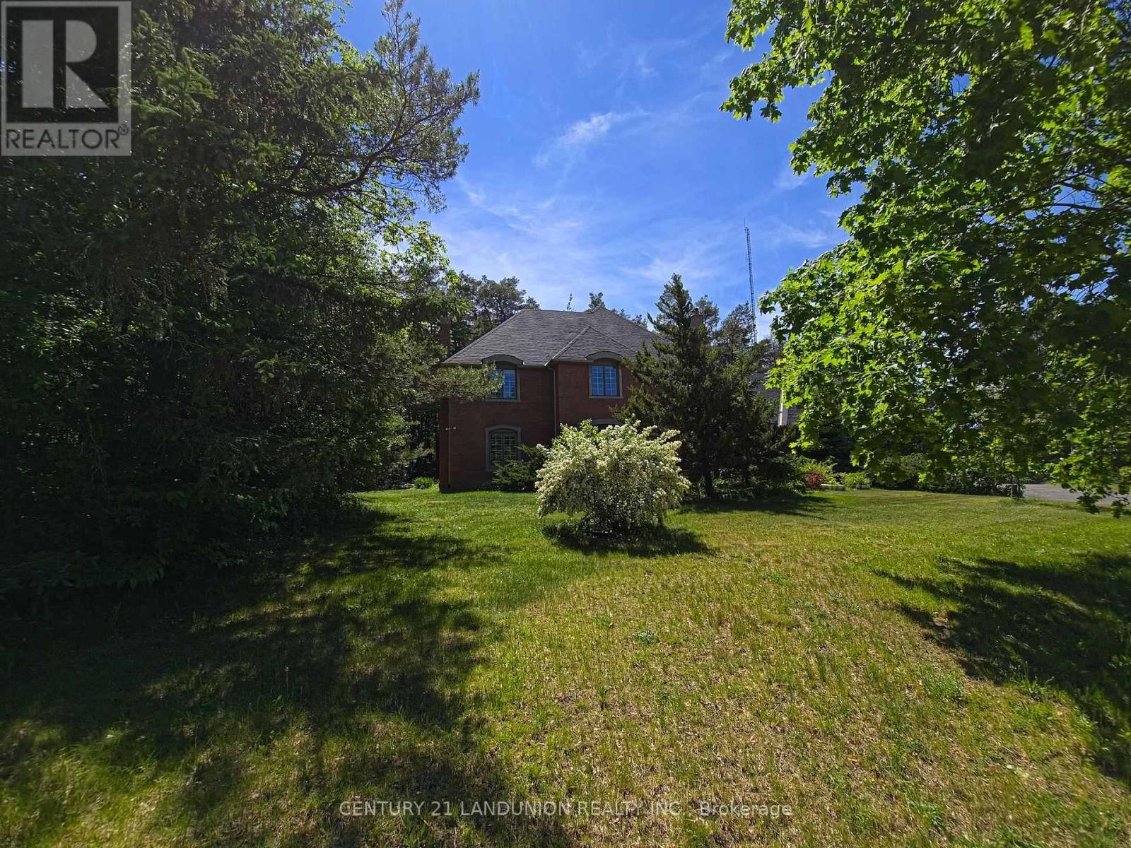 2 HERON TRAIL - 23