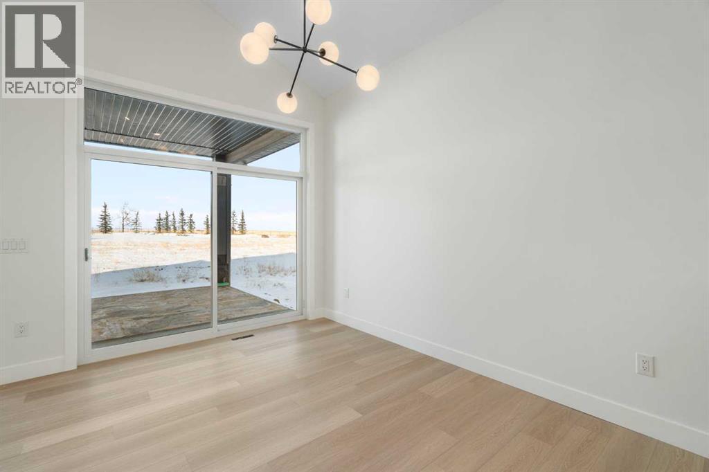 290 Muirfield Crescent - 11